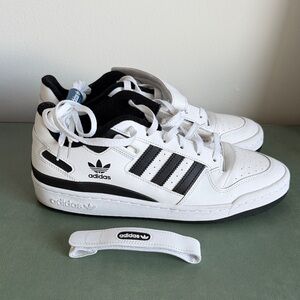 Adidas mena White and Black Striped Sneakers